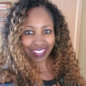 Meet your Posher, Regina